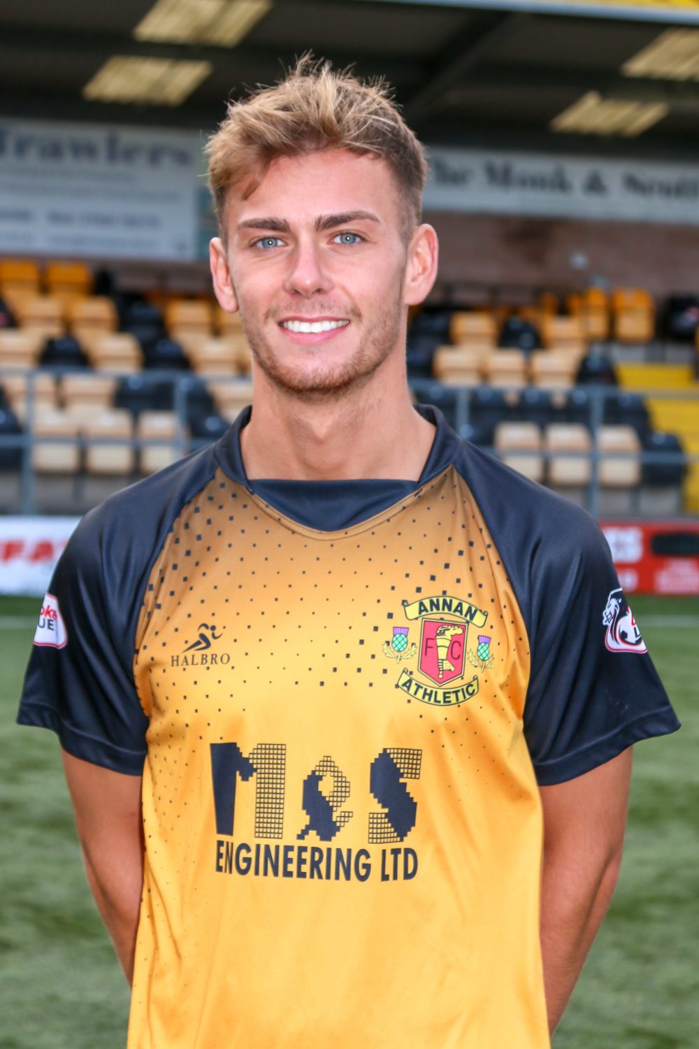New signing- Ryan Sinnamon - Annan Athletic FC